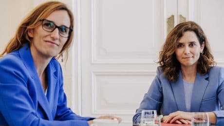 El PSOE exige explicaciones a Ayuso por "vivir en el ático de un procesado" y Más Madrid celebra que el novio "va p'alante"