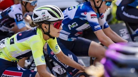 Vriendin van Tadej Pogacar zakt door het ijs, Elise Chabbey wint Ronde van Romandië