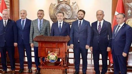 Bakan Yumaklı, Rize'de ziyaretlerde bulundu