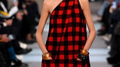 Avance de otoño: por qué los brazaletes rígidos serán la tendencia más deseada de la temporada