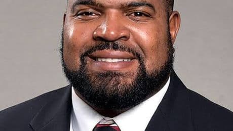 Ex-NFLer, South Carolina assistant Travian Robertson hospitalized after ‘serious’ car crash injury