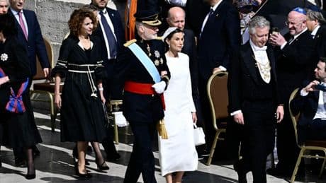 Letizia hace uso del privilegio de vestir de blanco ante el Papa