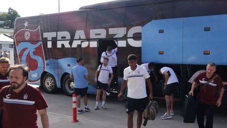 Trabzonspor, Fenerbahçe maçının hazırlıklarını tamamlayarak İstanbul’a gitti