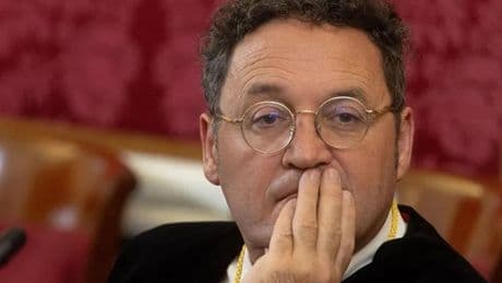 El Supremo pospone su decisión de enviar al banquillo al fiscal general hasta que se resuelvan los recursos
