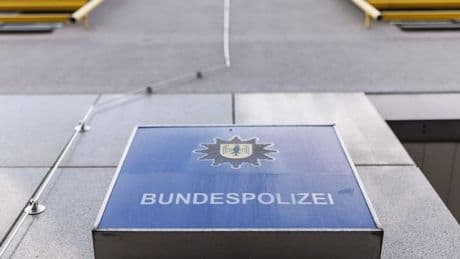 Kriminalität: Mutmaßlicher Räuber dank Fahrkartenkontrolle entdeckt