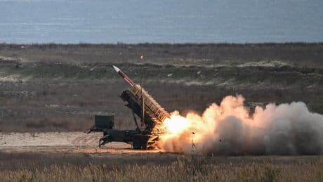 L'Allemagne et la Norvège vont fournir 3 systèmes anti-missiles américains Patriot à l'Ukraine, qui en veut 7 autres de plus