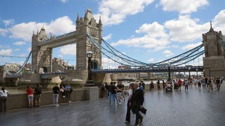 UK twice as likely to have glorious summer of sun this year with soaring temperatures and heatwaves, says Met Office
