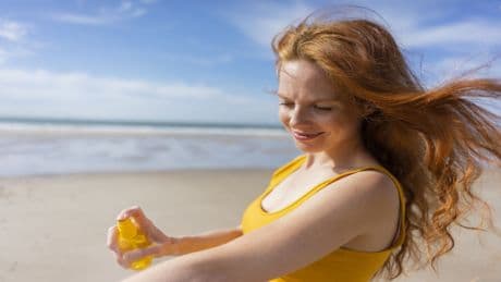 Dieser Sonnencreme-Testsieger schlägt sie alle – ohne bedenkliche Inhaltsstoffe