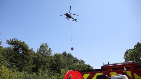 Un hélicoptère bombardier d'eau s'abîme dans un étang du Finistère, l'équipage sain et sauf