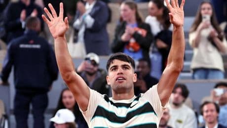 Alcaraz controla a Marozsan y pone rumbo a la tercera ronda de Roland Garros