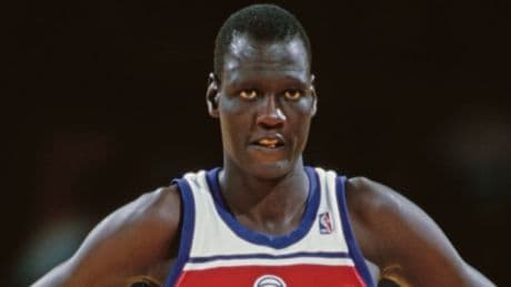 Sale a la luz el engaño más grande de la historia de la NBA: "Me inventé su fecha de nacimiento y pudo jugar con 50 años"