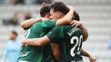 Un penalti devuelve la sonrisa a Chiki y al Racing de Ferrol