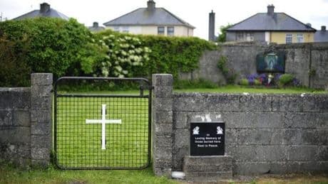 'El cuento de la criada' existió en Irlanda: 9.000 bebés muertos y 56.000 madres solteras maltratadas en el siglo XX