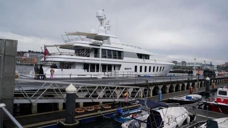 Un yate de lujo, que se alquila por más de 250.000 euros a la semana, en Portugalete