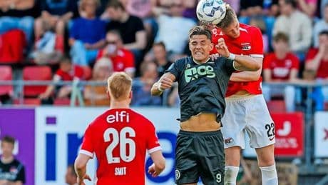 Gemiste kans in bekerfinale schiet weleens door hoofd AZ-speler Maxim Dekker: ’Contactlens vloog er uit’