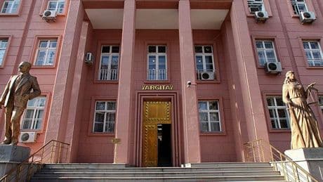 Yargıtay, tartıştığı eşini eve kilitleyerek ayrılan kişinin cezasını onadı