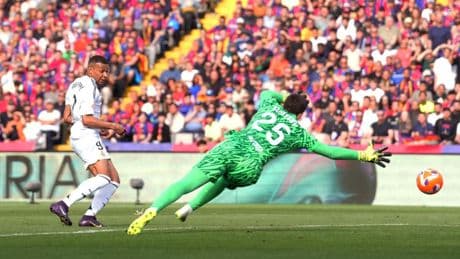 Szczesny: “El Barça me ha ofrecido renovar dos años, pero tengo que consultarlo con la familia”