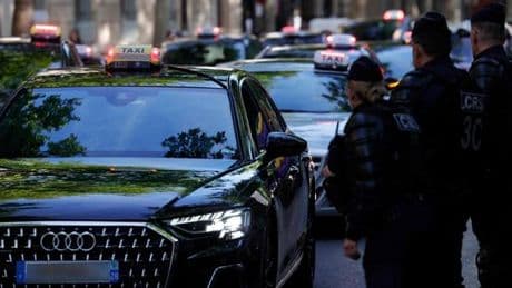 Grève des taxis : réunion samedi au ministère des transports en présence de François Bayrou