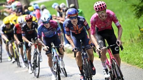 LIVE Tour de France: twee renners ervandoor, Van den Broek en Eenkhoorn in achtervolgende groep