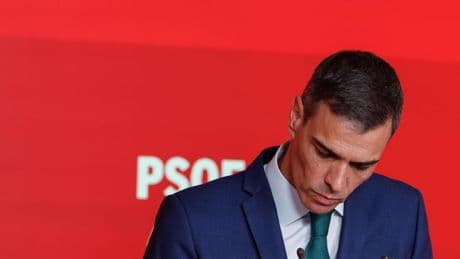 Sánchez se aferra al poder negando la evidencia: "El PSOE es una organización limpia. Soy el capitán y tomaré el timón"