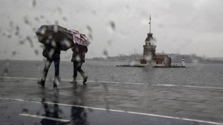 Kavurucu sıcakların ardından İstanbul'a yağmur molası: Gök gürültülü sağanak geliyor