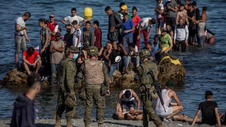 Pour rejoindre Ceuta, des migrants prêts à tout, même traverser la mer à la nage