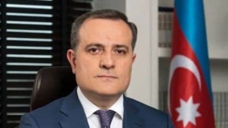 Azerbaycan, barış için Ermenistan’dan anayasa değişikliği bekliyor