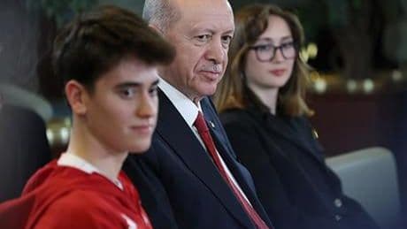 Cumhurbaşkanı Erdoğan, gençler ve milli sporcularla bir araya geldi