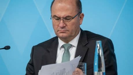 Mai-Steuerschätzung: Füracker sieht nur Geld für "Notwendiges" im nächsten Etat
