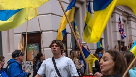 Anna Netrebko Returns to London, Sharing the Spotlight With Protests