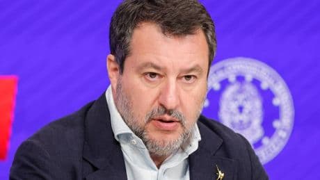 La Lega fa quadrato. "Sul no ai soldati e ai debiti per armi siamo con Matteo"