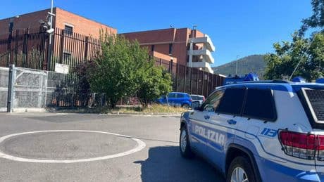 Prato, detenuto morto in carcere: la vittima era un 58enne. La Procura non esclude l'ipotesi omicidio e dispone l'autopsia