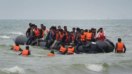 Plans for new offence to crack down on promoting Channel crossings online