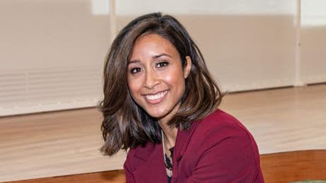 Presentatrice Airen Mylène laat borstimplantaten weghalen