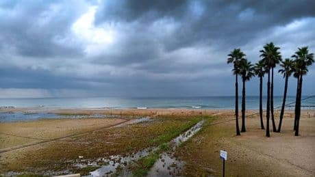 Una intensa lluvia somete a Catalunya a otra jornada de meteorología extrema