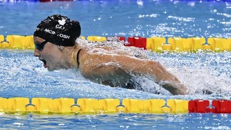 Summer McIntosh sets world record in 400M freestyle at Canadian Swimming Trials