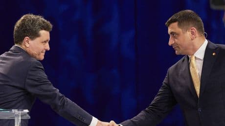 À la Une: pourquoi l'extrême droite en Roumanie a survolé le premier tour de la présidentielle