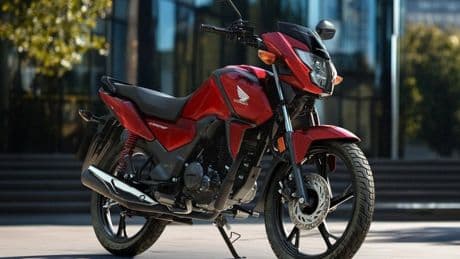 Nueva Honda CB125F: rediseño y más tecnología para la robusta moto de iniciación