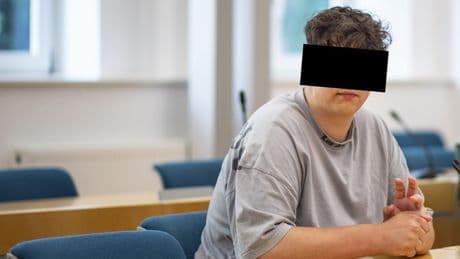 Er will zurück in die Altenpflege - Pfleger (20) soll 93-Jährige getötet haben