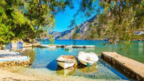 Seuls les initiés en profitent : des Cyclades au Dodécanèse, ces îles grecques restent méconnues des touristes