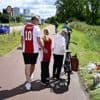 Indrukwekkend eerbetoon: zeker 50.000 voetbalfans klappen massaal voor vermoorde Lisa (17) tijdens match in Amsterdam