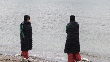 132 gündür sahilde onu bekliyor