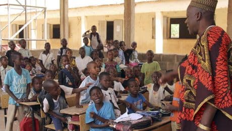 Dans le monde, six millions d’enfants supplémentaires risquent d’être déscolarisés : c’est comme « vider toutes les écoles primaires d’Allemagne et d’Italie »