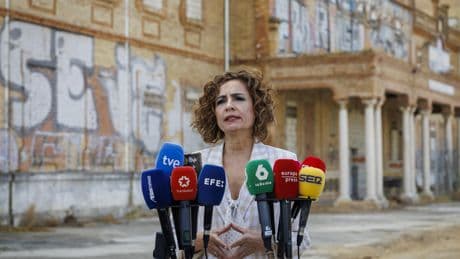 Informe de expertos: el 'cupo' catalán es inviable sin forzar a Illa a una gran aportación al resto de CCAA ni desmontar privilegios a País Vasco y Navarra