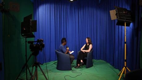 In Suriname vertelt schrijfster Elena Beelaerts over haar overgrootvader, die slavenhouder was: ‘Dit is een doorbraak, dit is wat we nodig hebben’