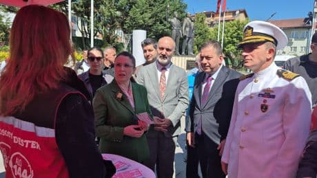 Garnizon komutanından koruyucu aile uygulamasına ilgi