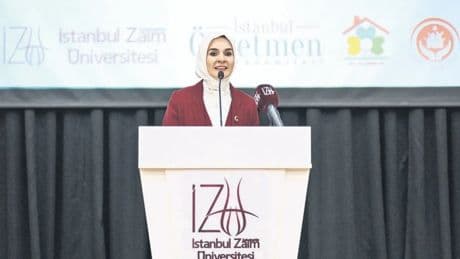 Çocuklar gözlerinin içine bakılarak dinlenmek ister