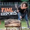 Avec son profil unique, cette Bretonne a participé au championnat de France de bûcheronnage sportif