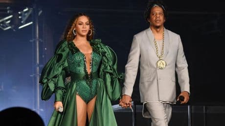 2 Reactions People Have To Celebrities Who Cheat, By A Psychologist
