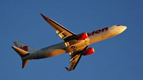 Cinq agents pour le déloger: un passager en surpoids expulsé d'un avion parce qu'il voulait un autre siège